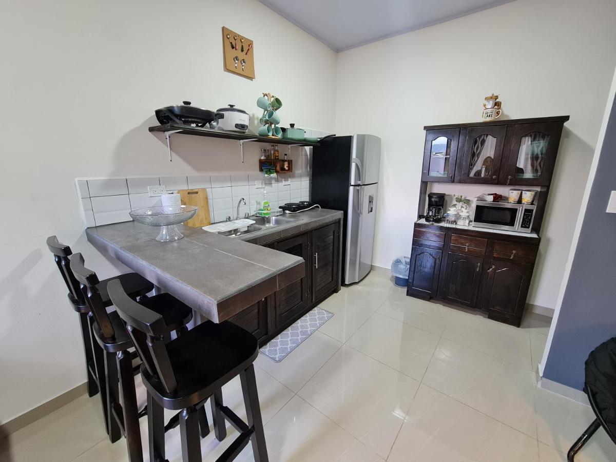 Apartamentos Ave Del Paraiso Alajuela Eksteriør billede