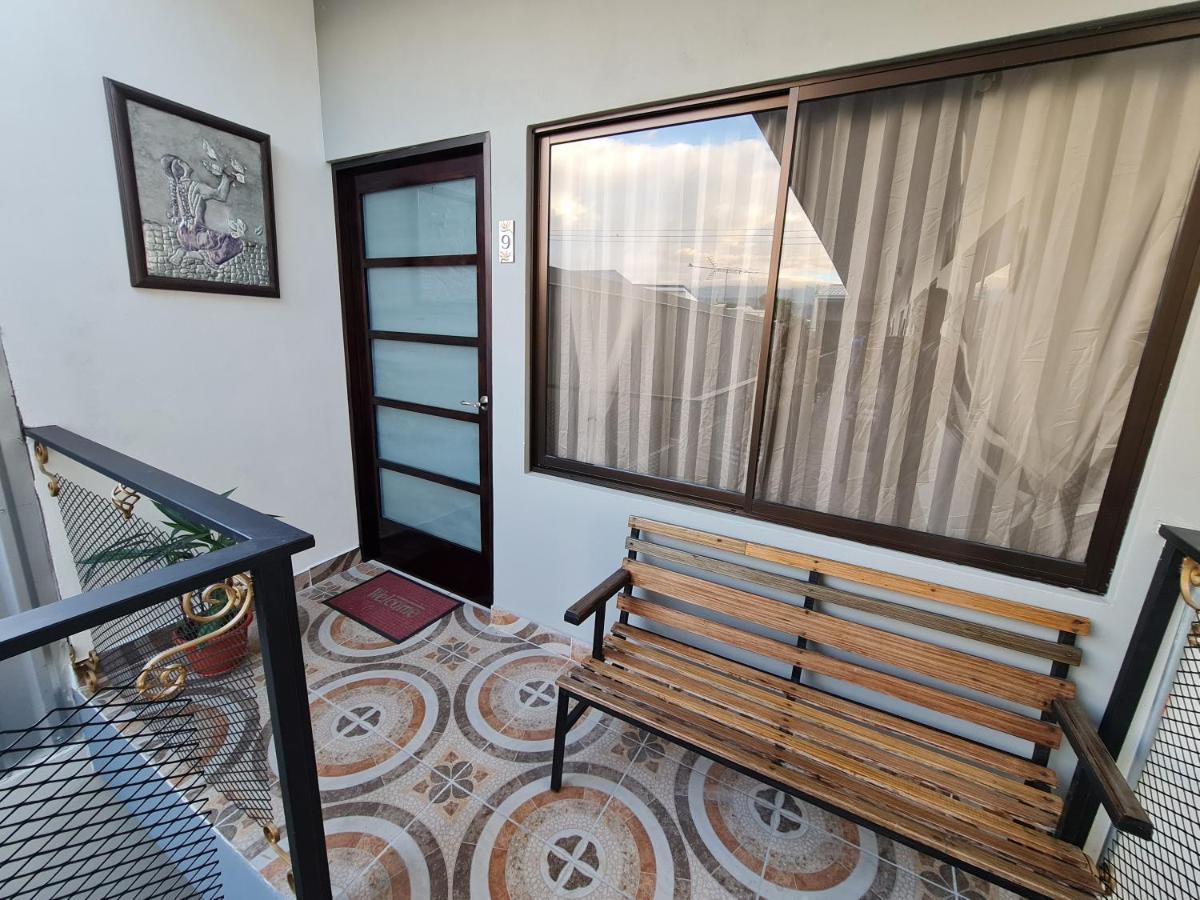 Apartamentos Ave Del Paraiso Alajuela Eksteriør billede