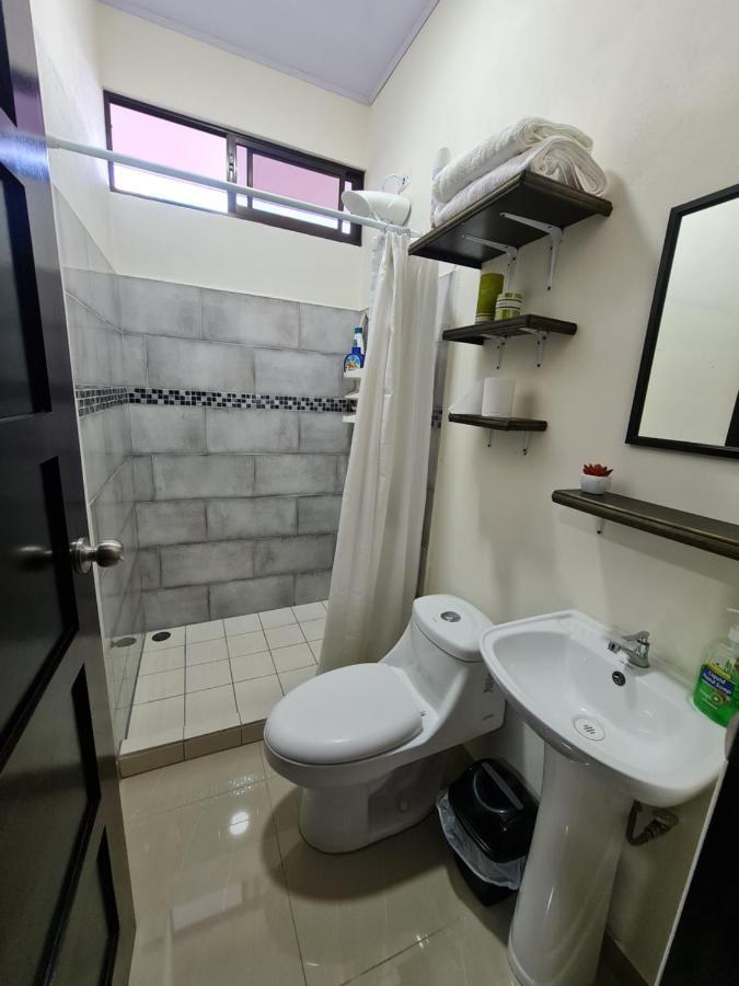 Apartamentos Ave Del Paraiso Alajuela Eksteriør billede