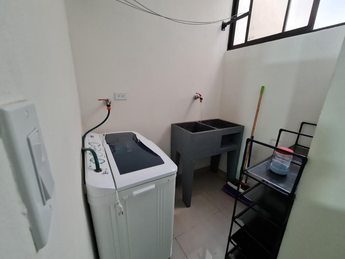Apartamentos Ave Del Paraiso Alajuela Eksteriør billede