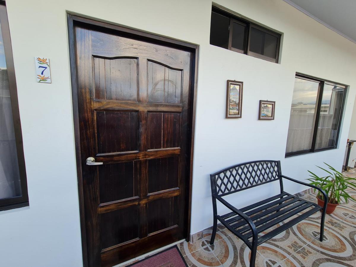 Apartamentos Ave Del Paraiso Alajuela Eksteriør billede