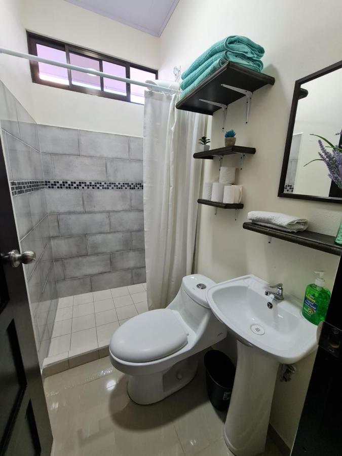 Apartamentos Ave Del Paraiso Alajuela Eksteriør billede