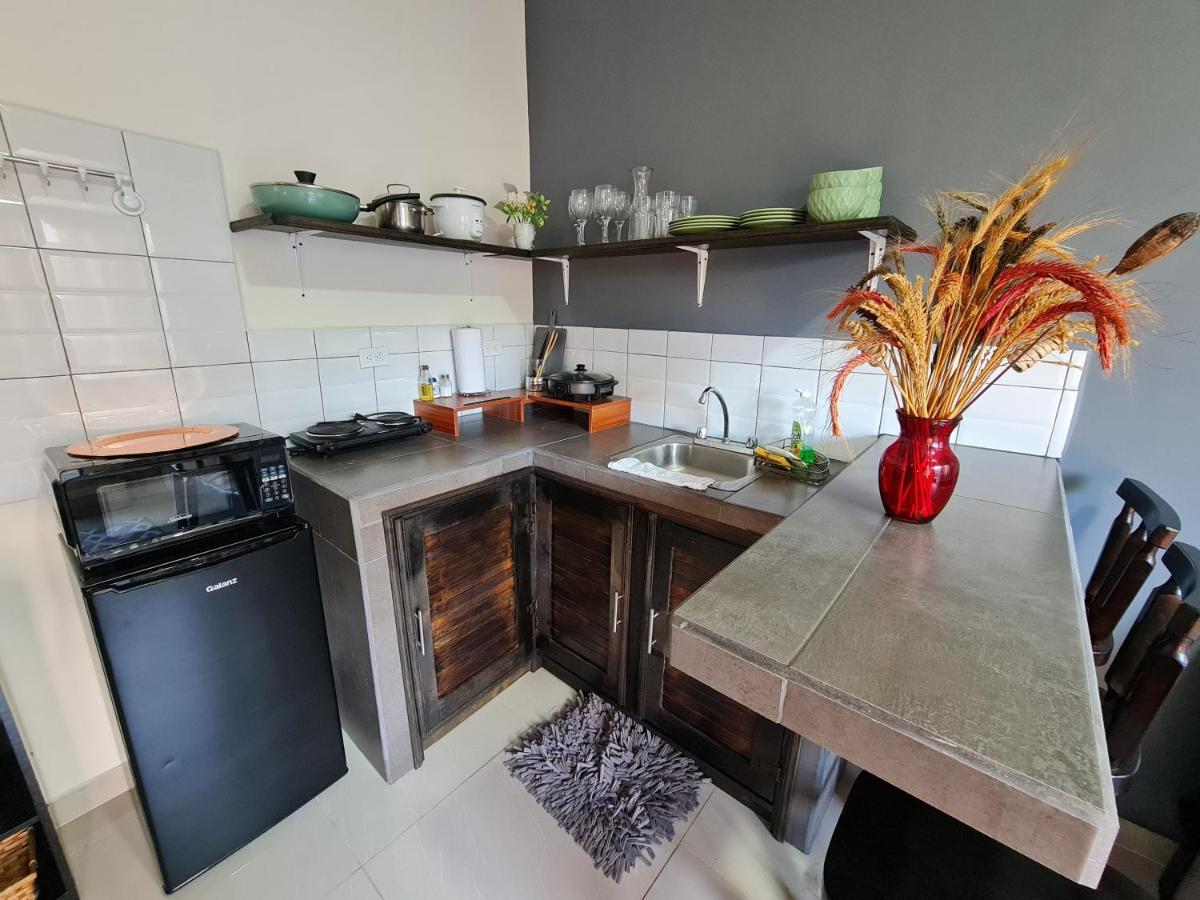 Apartamentos Ave Del Paraiso Alajuela Eksteriør billede
