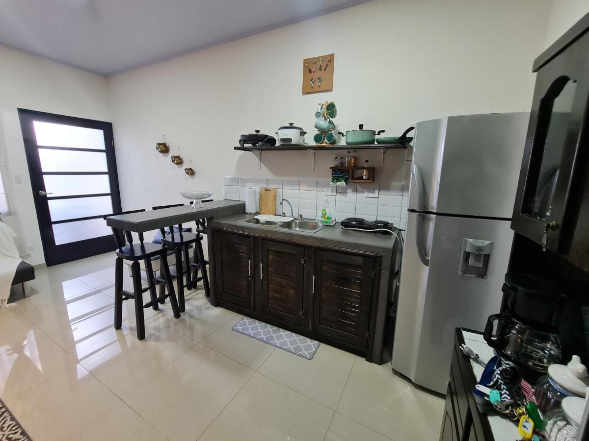 Apartamentos Ave Del Paraiso Alajuela Eksteriør billede