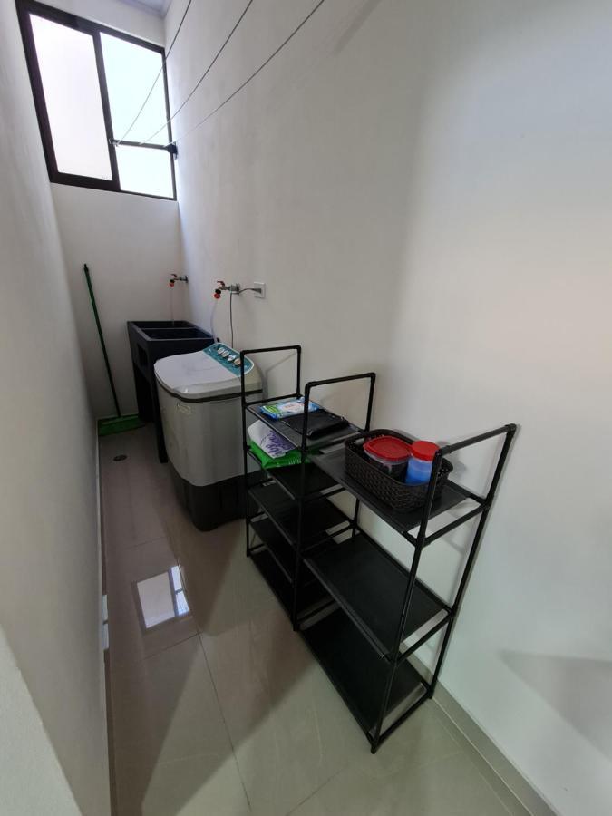 Apartamentos Ave Del Paraiso Alajuela Eksteriør billede