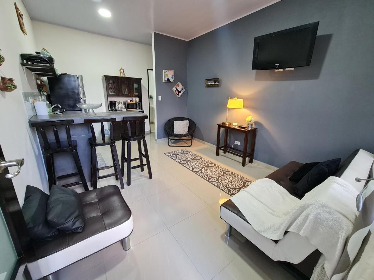 Apartamentos Ave Del Paraiso Alajuela Eksteriør billede