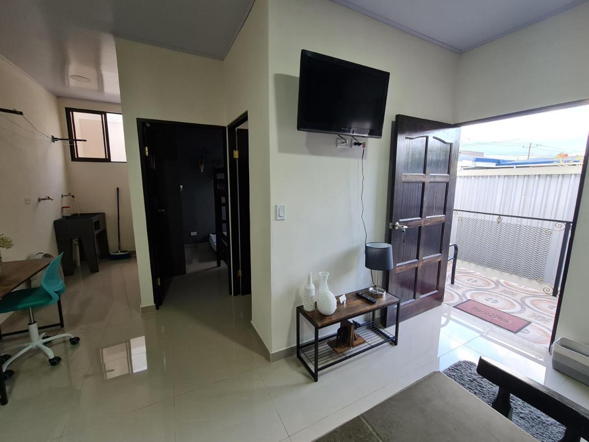 Apartamentos Ave Del Paraiso Alajuela Eksteriør billede