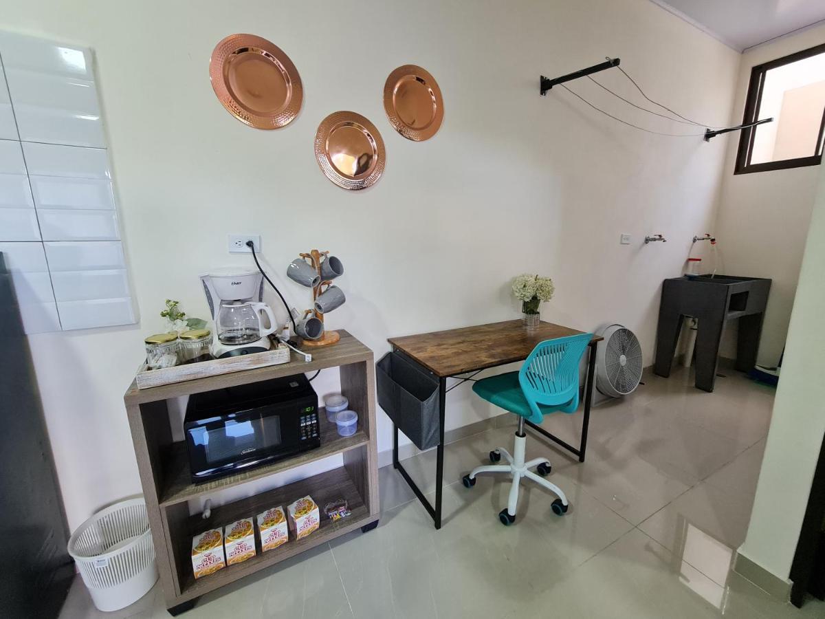 Apartamentos Ave Del Paraiso Alajuela Eksteriør billede