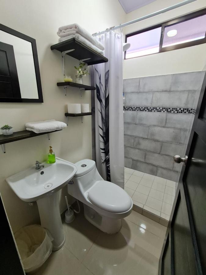 Apartamentos Ave Del Paraiso Alajuela Eksteriør billede