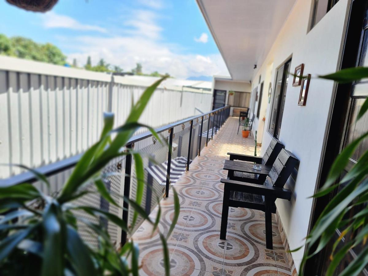 Apartamentos Ave Del Paraiso Alajuela Eksteriør billede