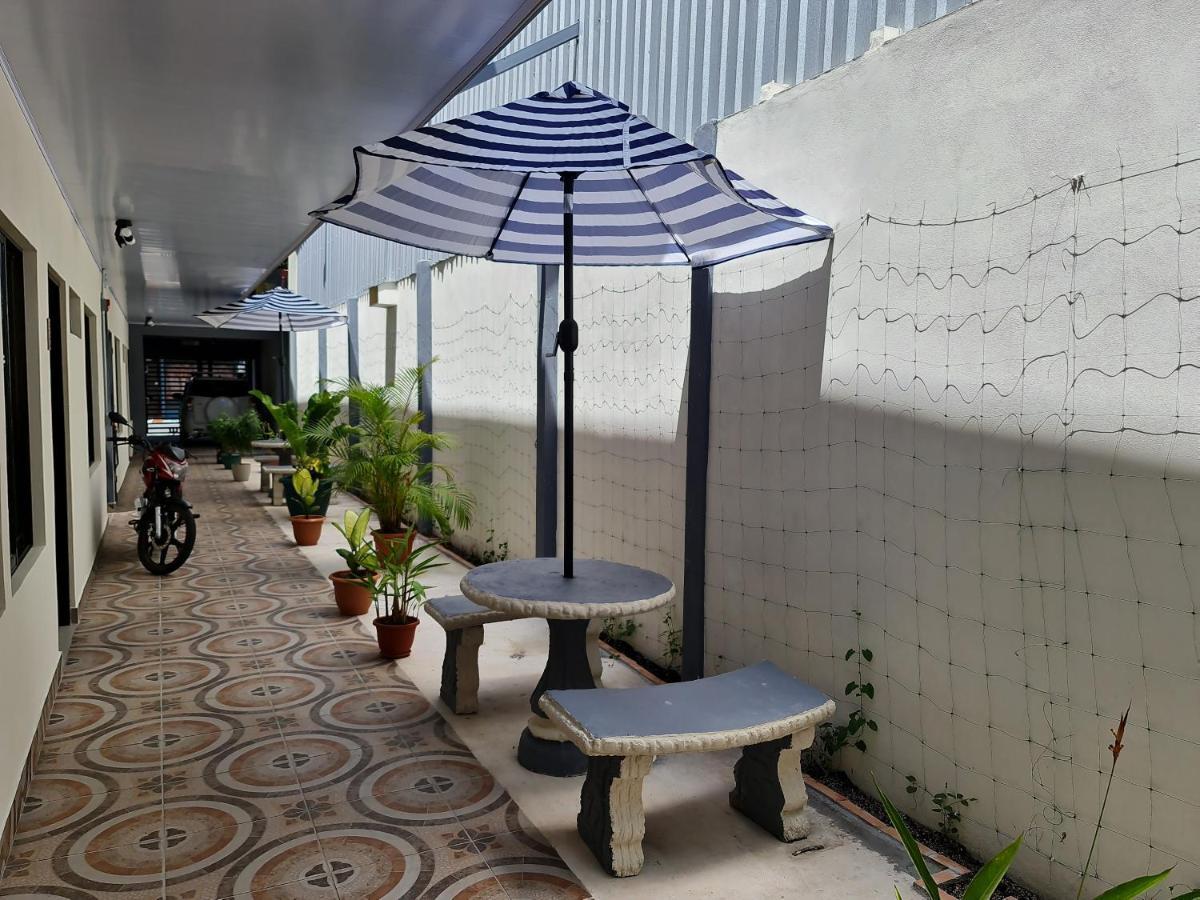Apartamentos Ave Del Paraiso Alajuela Eksteriør billede